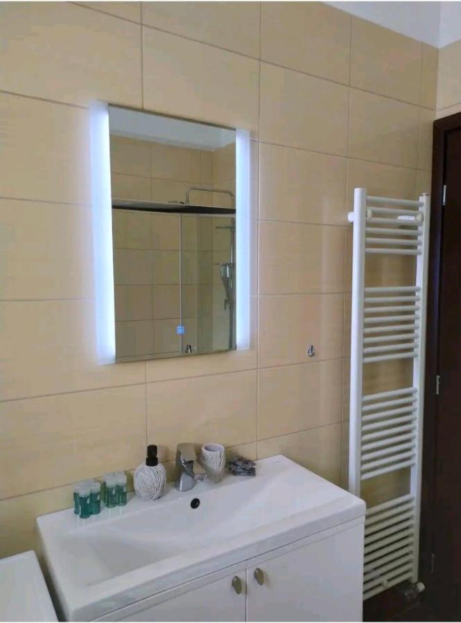 Stylish -Modern Apartment Heart Of Marousi Афины Экстерьер фото