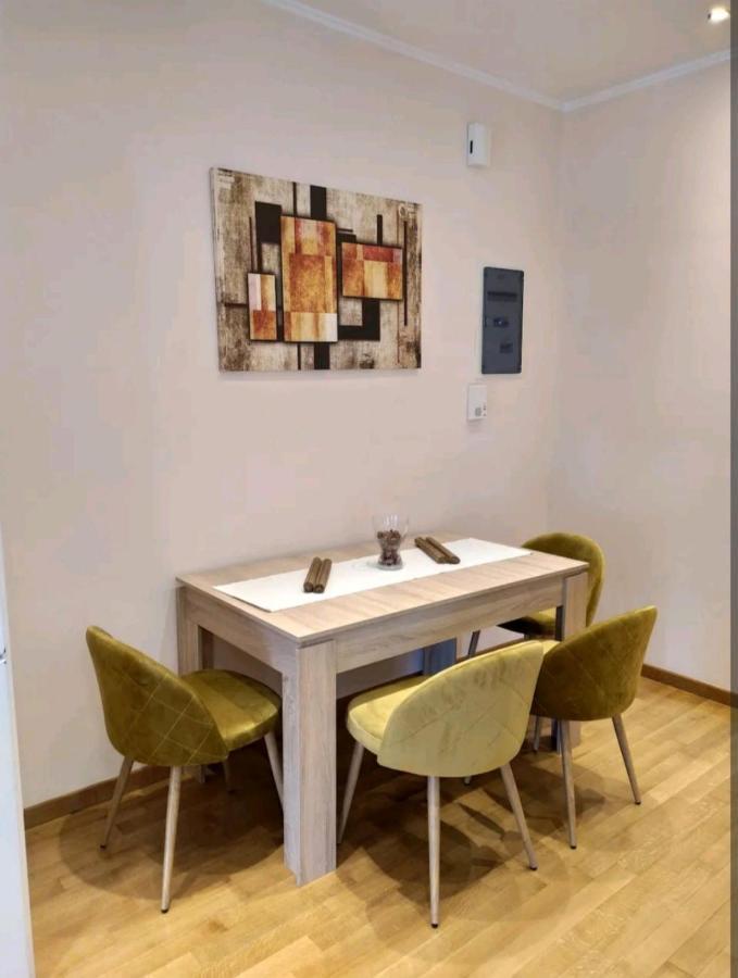 Stylish -Modern Apartment Heart Of Marousi Афины Экстерьер фото